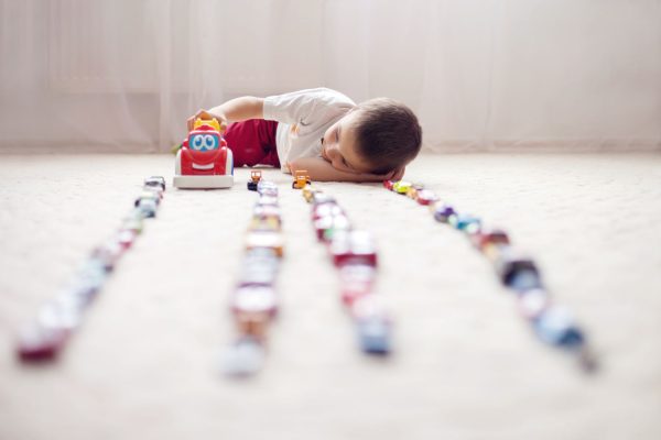دلایل علاقمندی کودکان به ماشین های اسباب بازی
